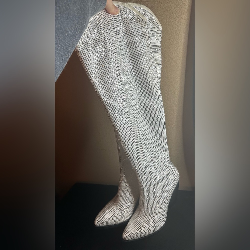 Nordstrom Azalea Wang Nash rhinestone western boots in white and silver Women’s